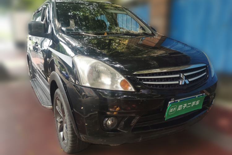 Used Mitsubishi Zinger 2010 2.0L Automatic Luxury Version Front Right 45 Deg