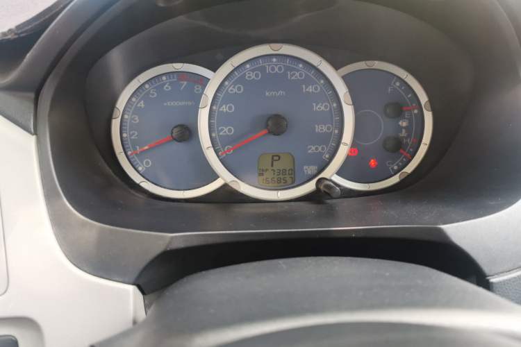 Used Mitsubishi Zinger 2010 2.0L Automatic Luxury Version Odometer Close Up