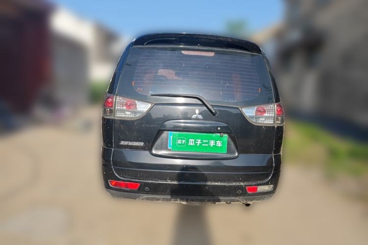 Used Mitsubishi Zinger 2010 2.0L Manual Transmission Luxury Version Rear