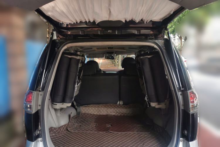Used Mitsubishi Zinger 2010 2.0L Automatic Luxury Version Trunk
