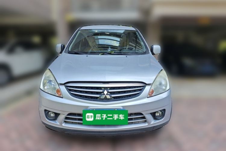 Used Mitsubishi Zinger 2010 2.0L Automatic-Transmission Flagship Version Front