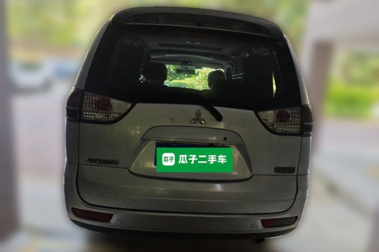 Used Mitsubishi Zinger 2010 2.0L Automatic-Transmission Flagship Version Rear