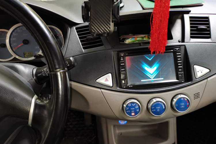 Used Mitsubishi Zinger 2011 2.0L Manual Transmission Luxury Version Audio And AC Panel