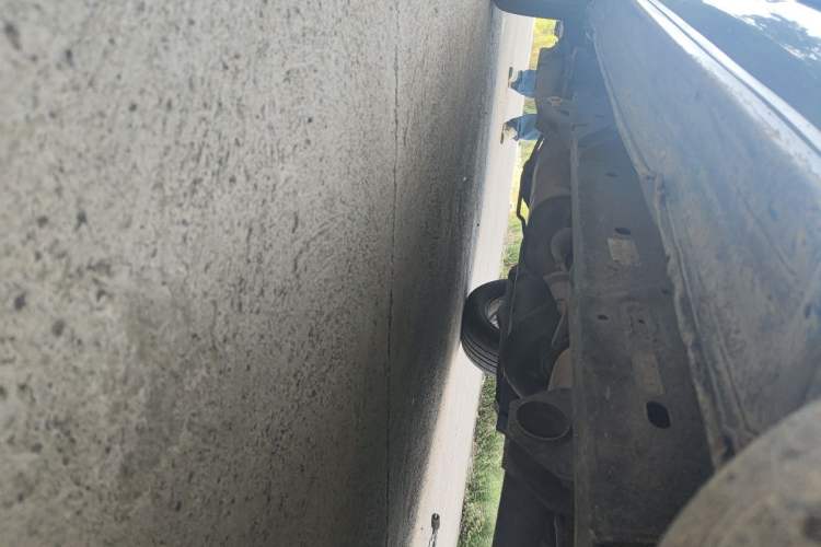 Used Mitsubishi Zinger 2011 2.0L Automatic-Transmission Flagship Version Chassis Front Right