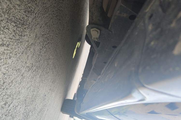 Used Mitsubishi Zinger 2011 2.0L Automatic-Transmission Flagship Version Chassis Rear Right