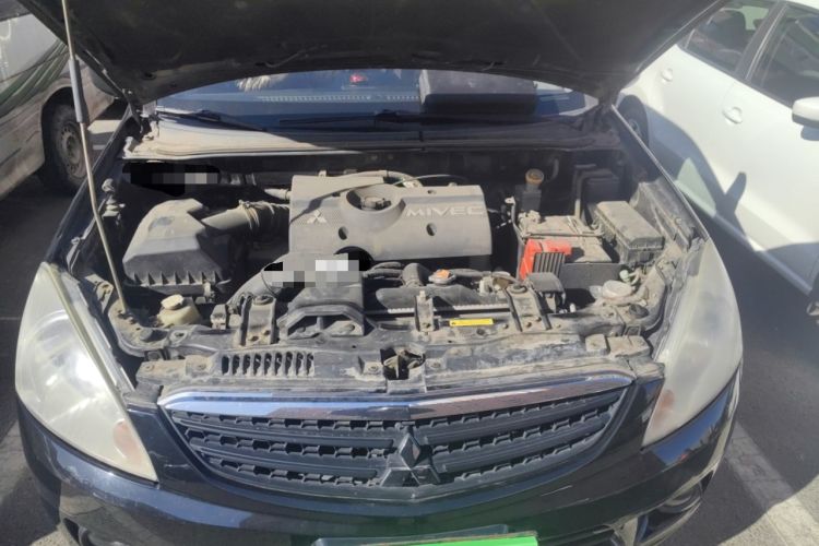 Used Mitsubishi Zinger 2011 2.0L Manual Transmission Luxury Version Engine Bay