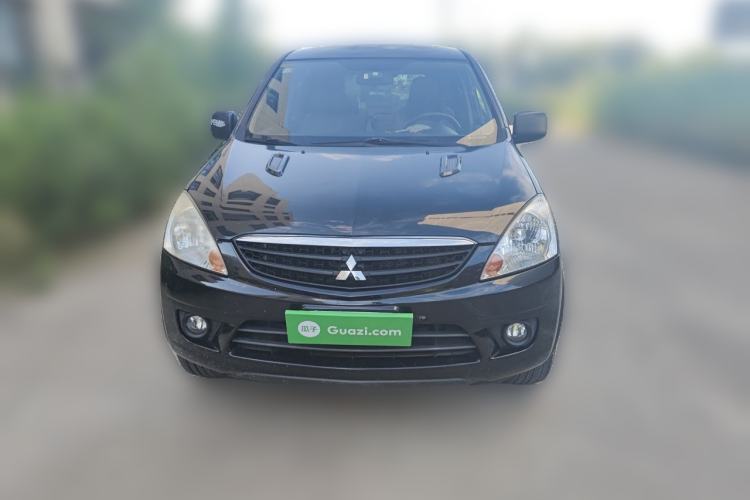 Used Mitsubishi Zinger 2011 2.0L Automatic-Transmission Flagship Version Front