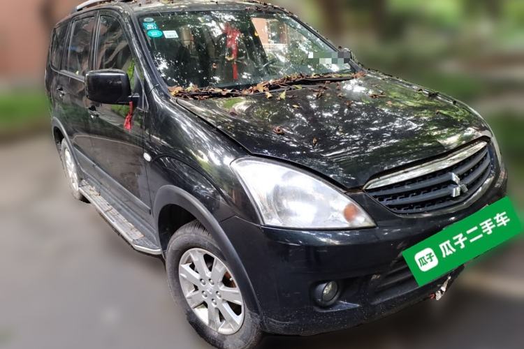 Used Mitsubishi Zinger 2011 2.0L Manual Transmission Luxury Version Front Right 45 Deg