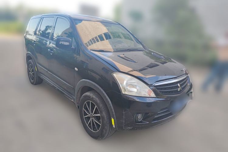 Used Mitsubishi Zinger 2011 2.0L Automatic-Transmission Flagship Version Front Right 45 Deg