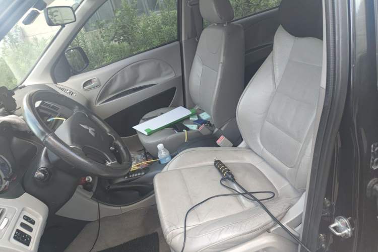 Used Mitsubishi Zinger 2011 2.0L Automatic-Transmission Flagship Version Left Front Seat