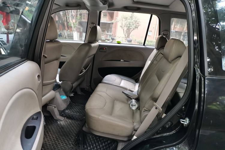 Used Mitsubishi Zinger 2011 2.0L Manual Transmission Luxury Version Left Rear Seat