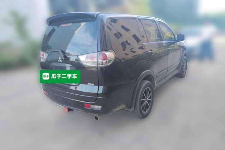 Used Mitsubishi Zinger 2011 2.0L Automatic-Transmission Flagship Version Rear Right 45 Deg