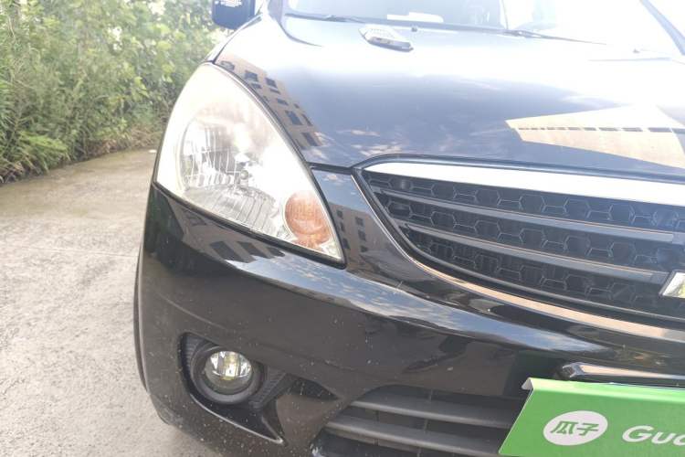 Used Mitsubishi Zinger 2011 2.0L Automatic-Transmission Flagship Version Right Front Headlight