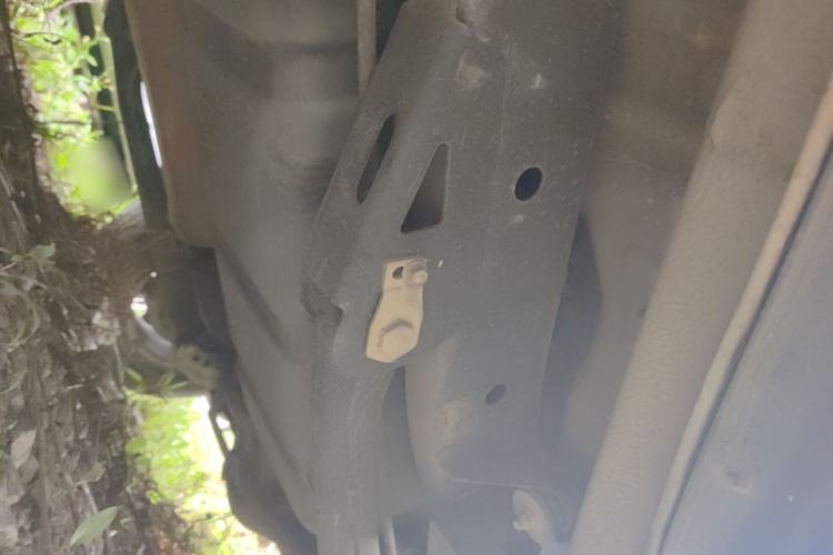 Used Mitsubishi Zinger 2011 2.0L Automatic Luxury Version Chassis Rear Left