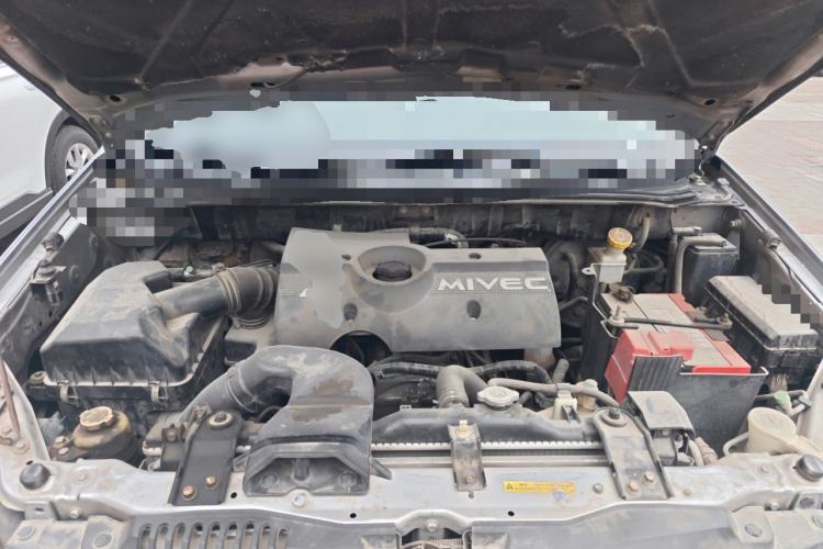 Used Mitsubishi Zinger 2011 2.0L Manual Transmission Luxury Version Engine Bay