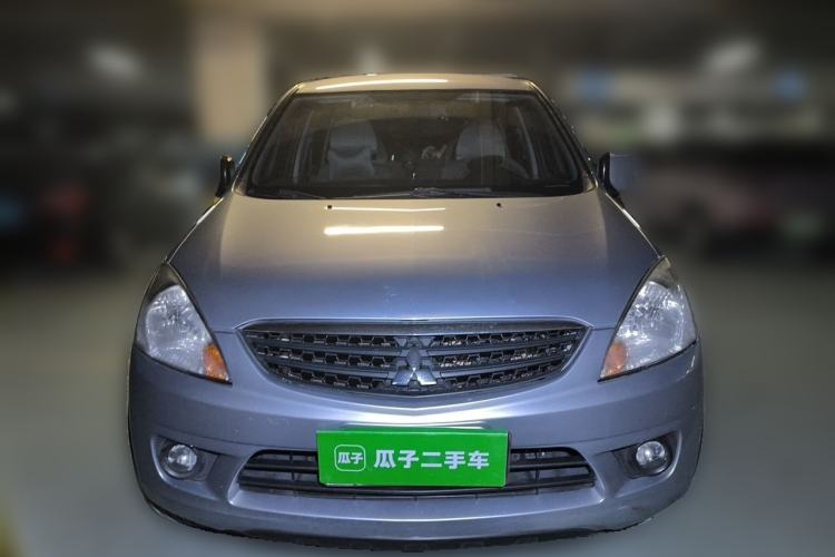Used Mitsubishi Zinger 2011 2.0L Manual Transmission Luxury Version Front