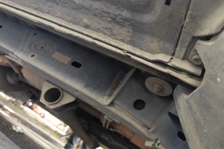 Used Mitsubishi Zinger 2011 2.0L Automatic Luxury Version Chassis Front Right