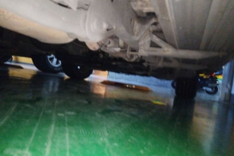 Used Mitsubishi Zinger 2011 2.0L Automatic Luxury Version Chassis Rear Right