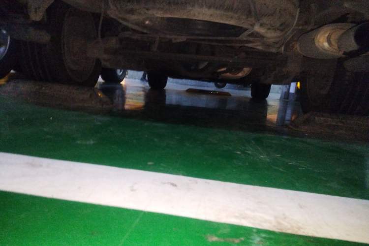 Used Mitsubishi Zinger 2011 2.0L Automatic Luxury Version Chassis Rear