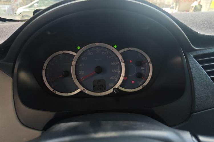 Used Mitsubishi Zinger 2011 2.0L Automatic Luxury Version Instrument Cluster