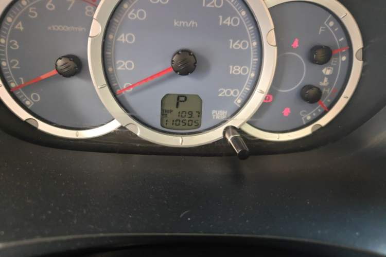 Used Mitsubishi Zinger 2011 2.0L Automatic Luxury Version Odometer Close Up