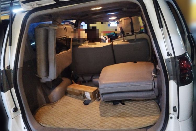 Used Mitsubishi Zinger 2011 2.0L Automatic Luxury Version Trunk
