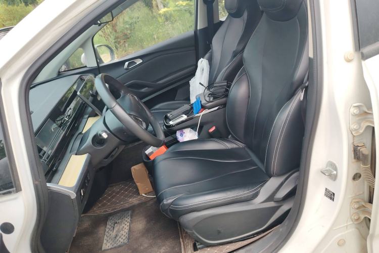 Used Morden Modern in 2022 610 km Fashion Edition Left Front Seat