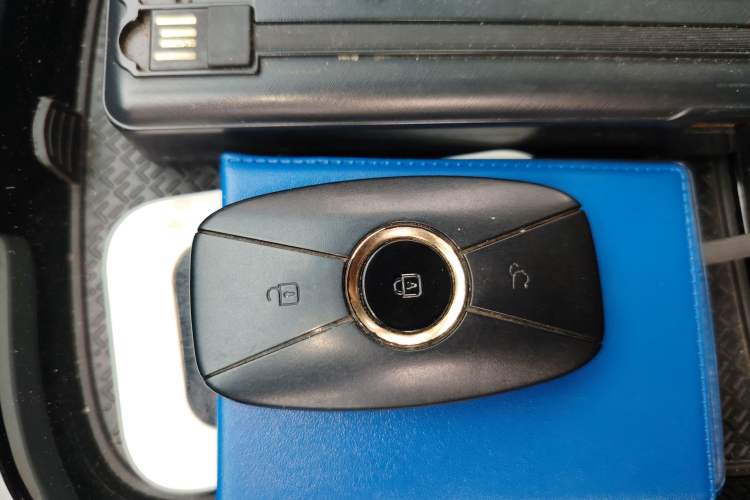 Used Morden Modern in 2022 610 km Fashion Edition Vehicle Key