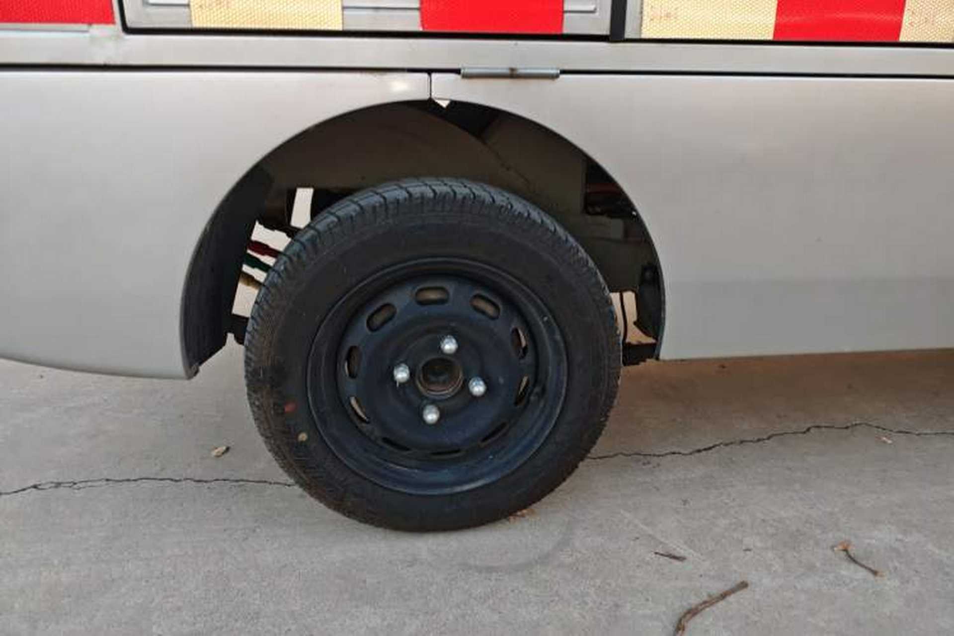 Used Neomor D01 2023 Van – Comfort Version Right Rear Wheel Hub