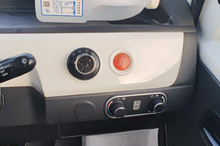 Used Neomor D01 2023 Van Standard Version Audio And AC Panel