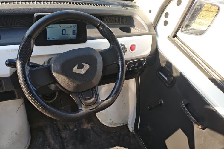 Used Neomor D01 2023 Van Standard Version Center Console