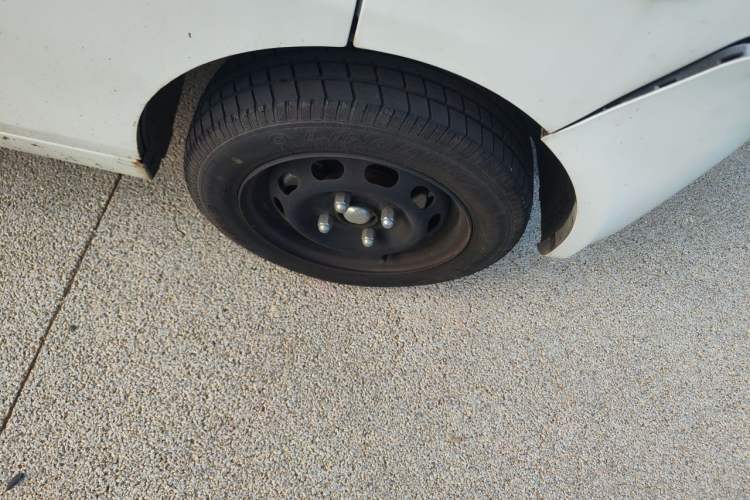 Used Neomor D01 2023 Van Standard Version Right Front Wheel Hub