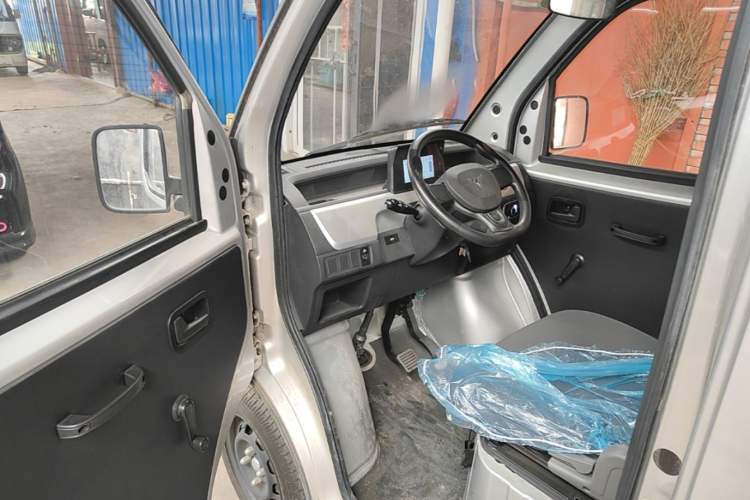 Used Neomor D02 2023 120km Flatbed Comfort Version Driver Seat