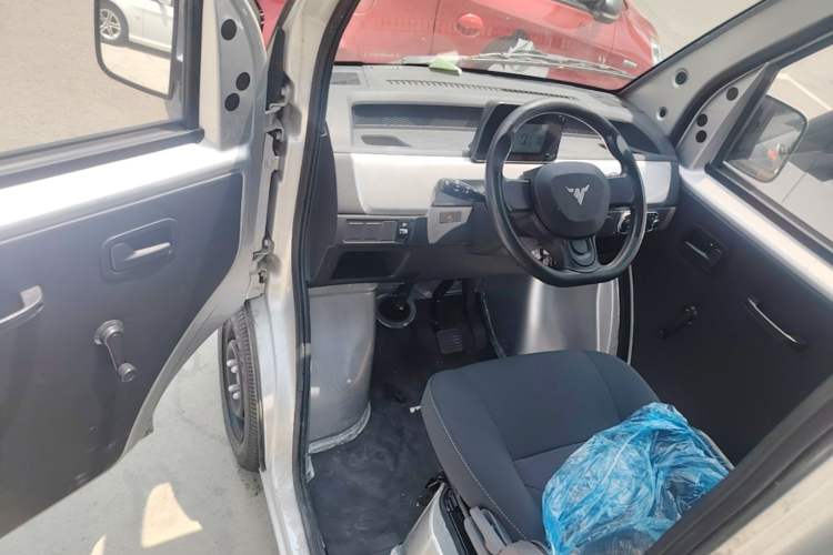 Used Neomor D02 2023 120km Van Comfort Version Driver Seat