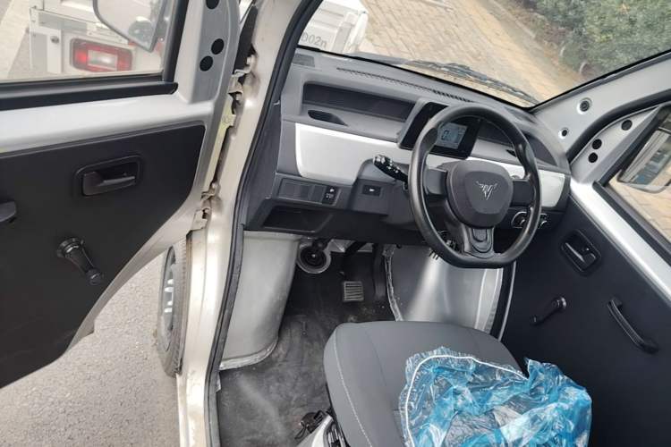 Used Neomor D02 2023 120km Van Comfort Version Driver Seat