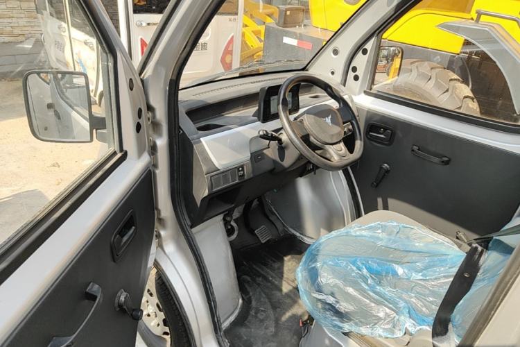 Used Neomor D02 2023 120km Flatbed Comfort Version Driver Seat