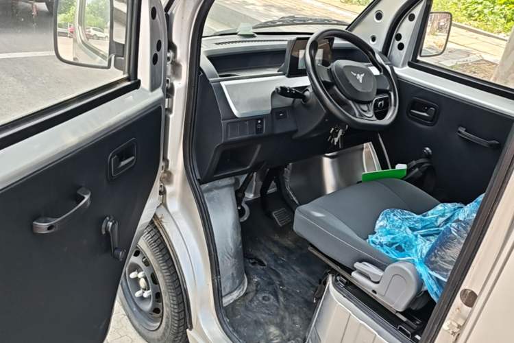 Used Neomor D02 2023 120km Van Comfort Version Driver Seat