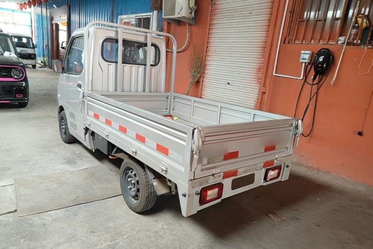 Used Neomor D02 2023 120km Flatbed Comfort Version Exterior 2