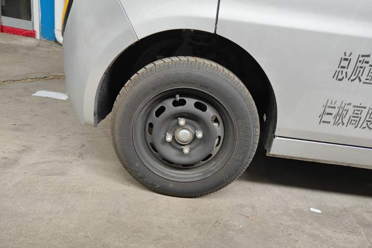 Used Neomor D02 2023 120km Flatbed Comfort Version Exterior 4