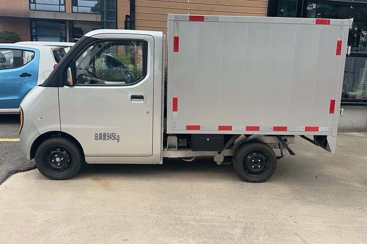 Used Neomor D02 2023 120km Van Comfort Version Exterior 5