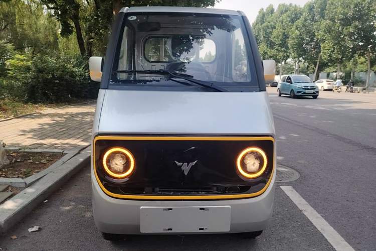 Used Neomor D02 2023 120km Flatbed Comfort Version Front