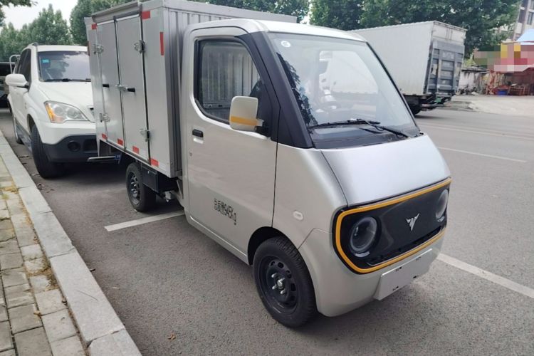 Used Neomor D02 2023 120km Van Comfort Version Front Right 45 Deg