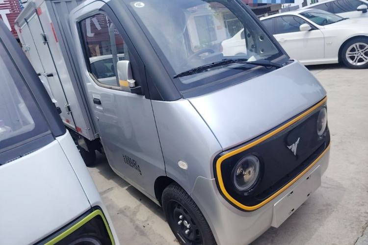 Used Neomor D02 2023 120km Van Comfort Version Front Right 45 Deg