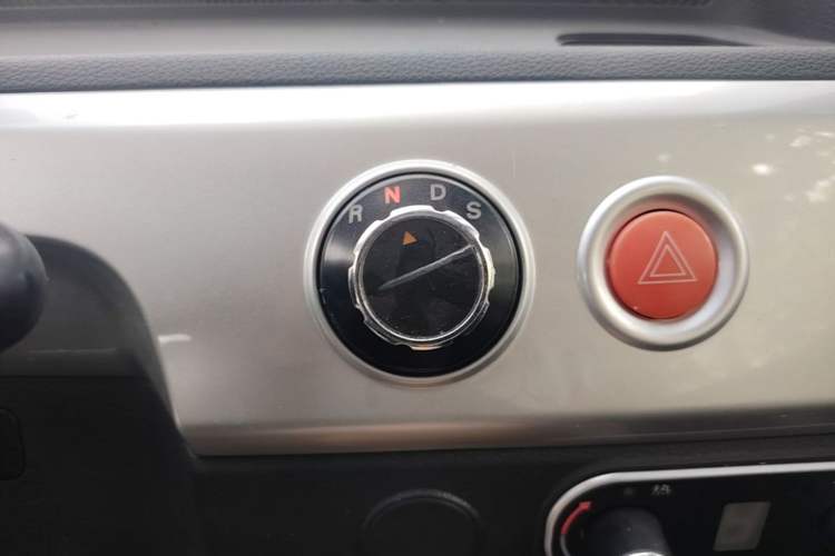 Used Neomor D02 2023 120km Flatbed Comfort Version Gear Lever