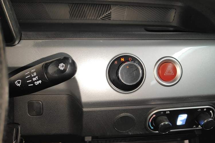 Used Neomor D02 2023 120km Van Comfort Version Gear Lever