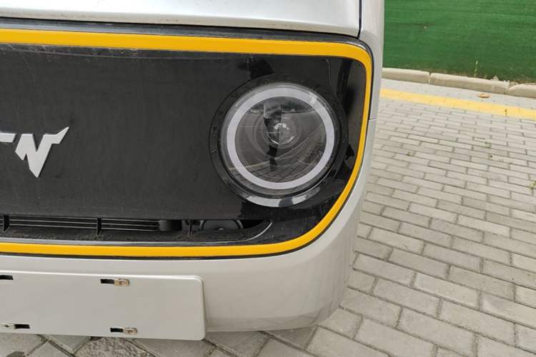 Used Neomor D02 2023 120km Van Comfort Version Left Front Headlight