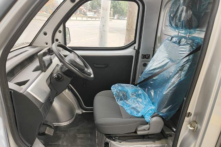 Used Neomor D02 2023 120km Van Comfort Version Left Front Seat