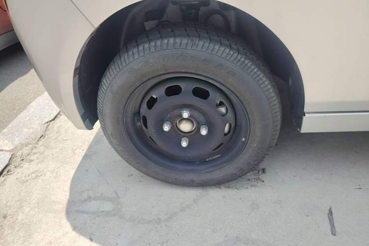 Used Neomor D02 2023 120km Van Comfort Version Left Front Wheel Hub