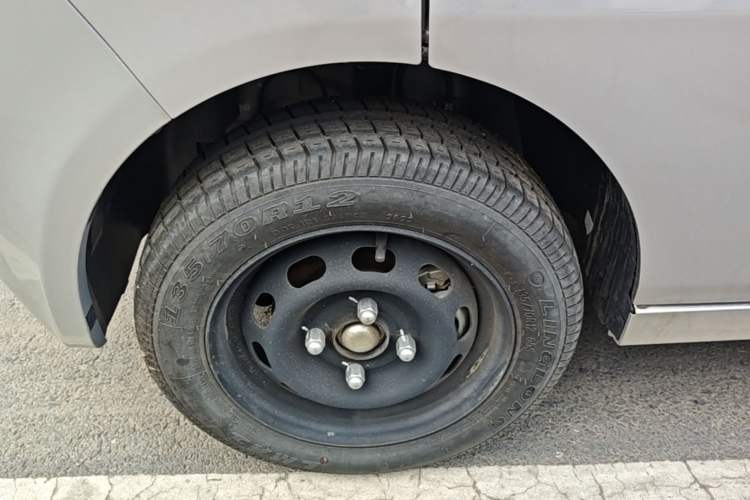 Used Neomor D02 2023 120km Van Comfort Version Left Front Wheel Hub