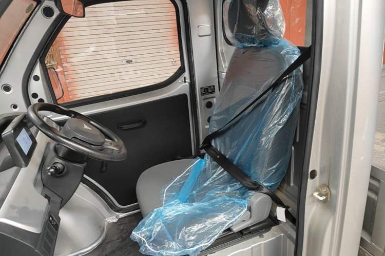 Used Neomor D02 2023 120km Flatbed Comfort Version Left Rear Seat